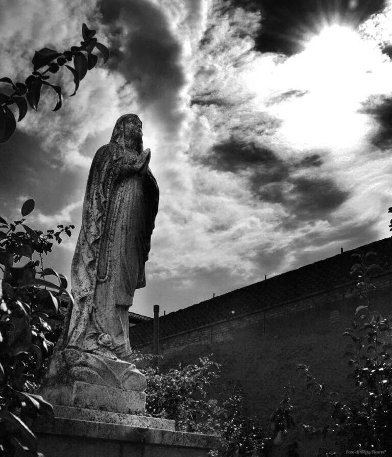 Per il terzo anno consecutivo le suore di clausura del Monastero di Santa Veronica Giuliani realizzano un calendario di fede e di speranza con chiari riferimenti all’attualità