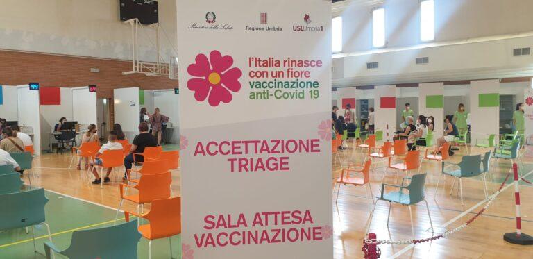 Usl Umbria 1, punti vaccinali aperti anche la mattina di Natale e Santo Stefano 