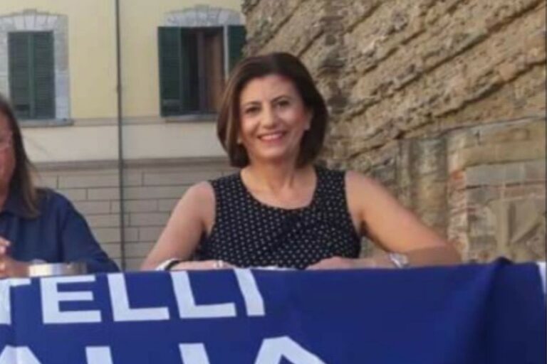 Michela Senesi FdI) “Scuole decimate dal COVID. Caos Protocolli, centinaia di classi verso lo stop”