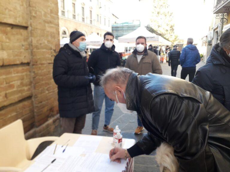 PD: superate le 2000 firme a difesa dell’ospedale di Umbertide. La mobilitazione continua