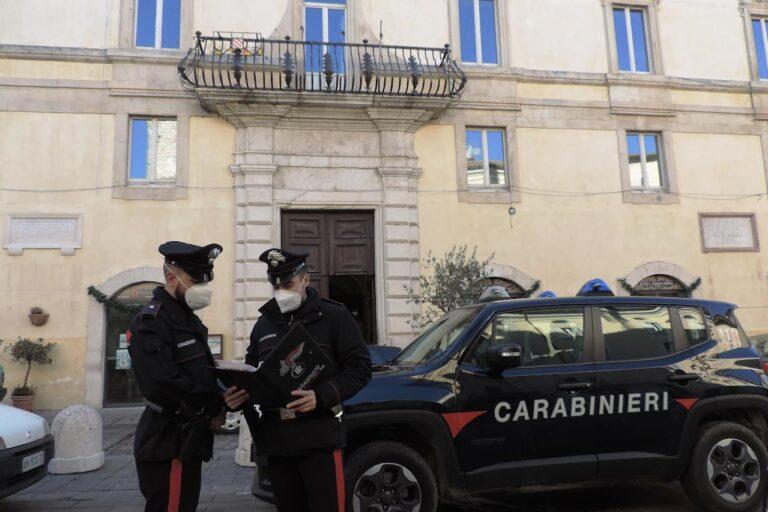 Rubano bottiglie di liquore dal supermercato denunciate dai Carabinieri tre ragazze di 20 anni