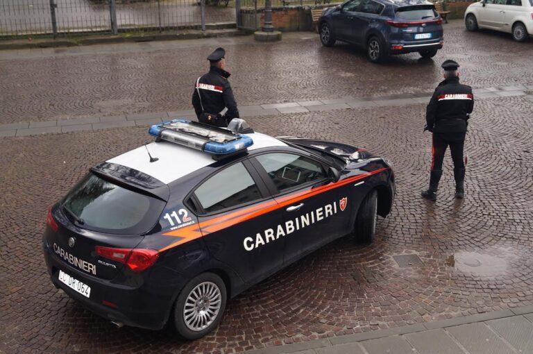 Carabinieri: sono 300 le persone identificate e 150 gli esercizi commerciali ispezionati nel week end per verificare il rispetto delle norme per coronavirus