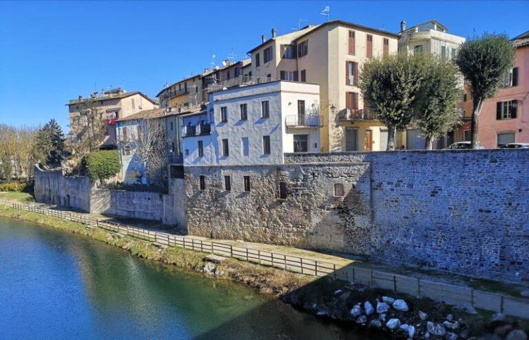 Prosegue la riqualificazione del Parco del Tevere, il Comune al lavoro per far tornare a illuminare le mura urbiche che si affacciano sul fiume