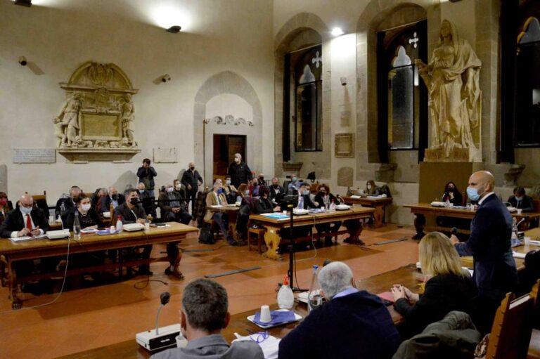 Consiglio comunale: approvata a maggioranza l’adesione all’Associazione Italiana Città della Ceramica