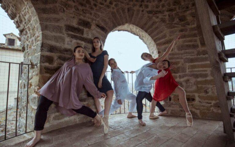 Sulle “punte” della pace. Castello Danza apre le porte alla solidarietà: pronti a garantire percorsi formativi ai bambini e bambine e ai giovani ucraini