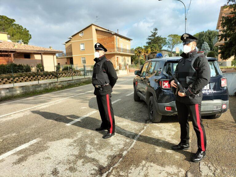 Evade dai domiciliari denunciata dai Carabinieri donna di 37 anni