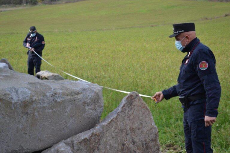 Realizzazione di opere edilizie in assenza di autorizzazione paesaggistica e ambientale. Dai numerosi controlli effettuati dai Carabinieri Forestali sono emerse irregolarità sulla realizzazione delle opere edilizie.