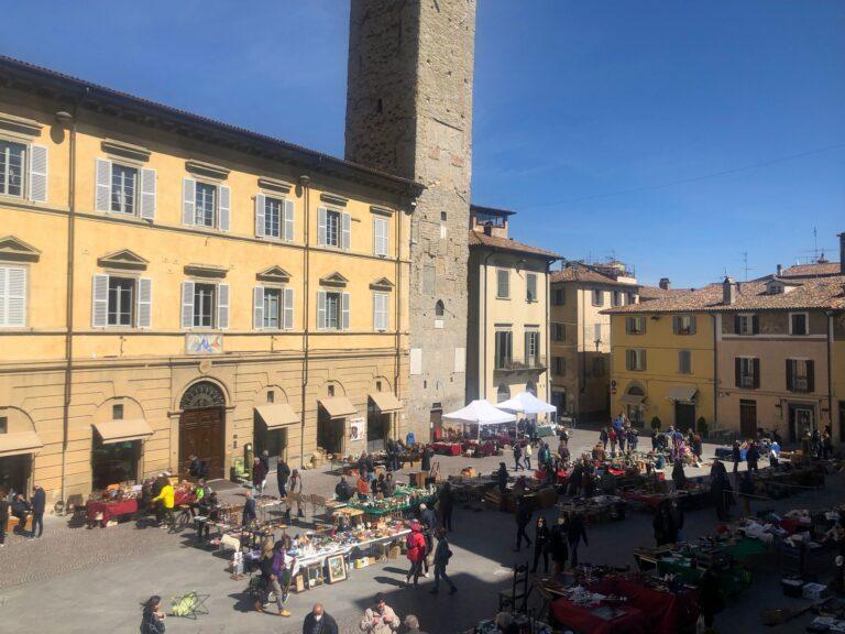 Tanta gente, tifernati, turisti e visitatori per l’edizione speciale di Retrò a Pasquetta
