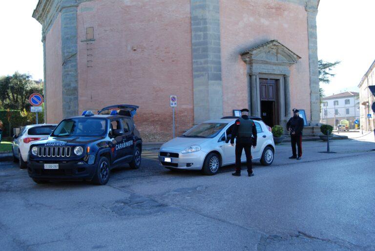 Litiga con la madre,  costretta a chiamare i Carabinieri, all’arrivo i militari trovano una sciabola e della droga, ragazzo  segnalato alla Prefettura