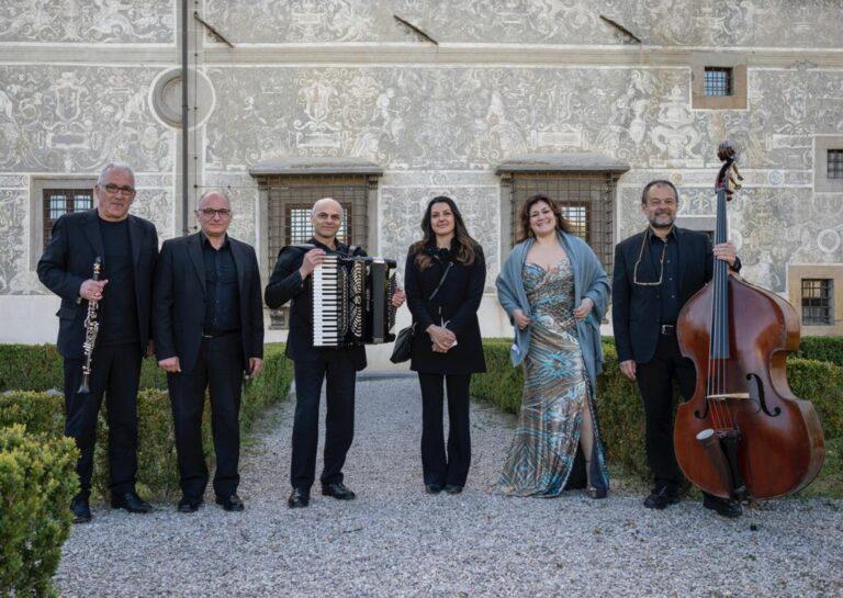 La grande musica di Piazzolla, Puccini e Villoldo nel giardino rinascimentale della Pinacoteca. Concerto per la pace, la fratellanza fra i popoli e la ripartenza
