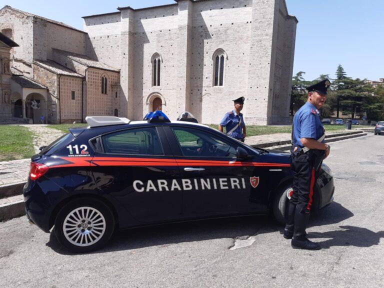 All’esame per la patente con il “suggeritore”. Denunciato dai Carabinieri