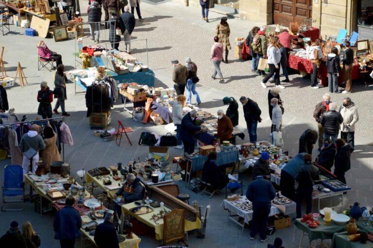 Domenica 15 maggio appuntamento con Retrò nel centro storico: negozi aperti e la novità del loggiato Gildoni a disposizione degli espositori 