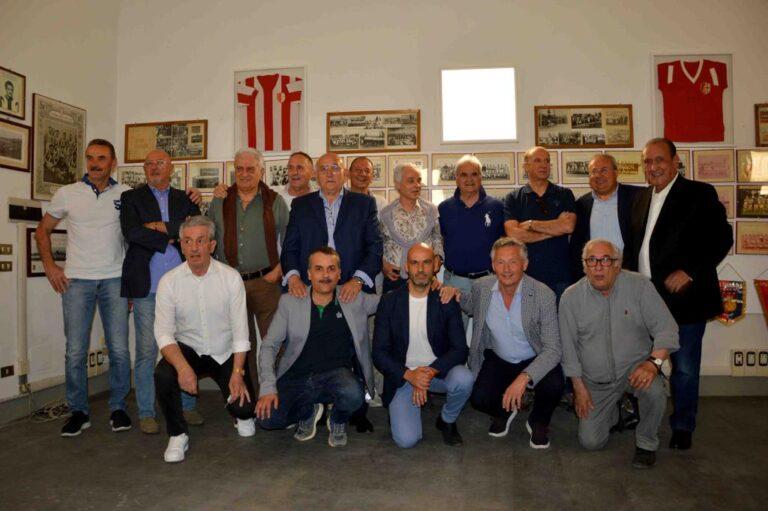 La storia quasi centenaria dell’Ac Citta’ di Castello ha una sede propria, oltre 500 presenze all’inaugurazione. La tessera numero 1 a Silvano Ramaccioni, la 2 a Giuliano Mambrini