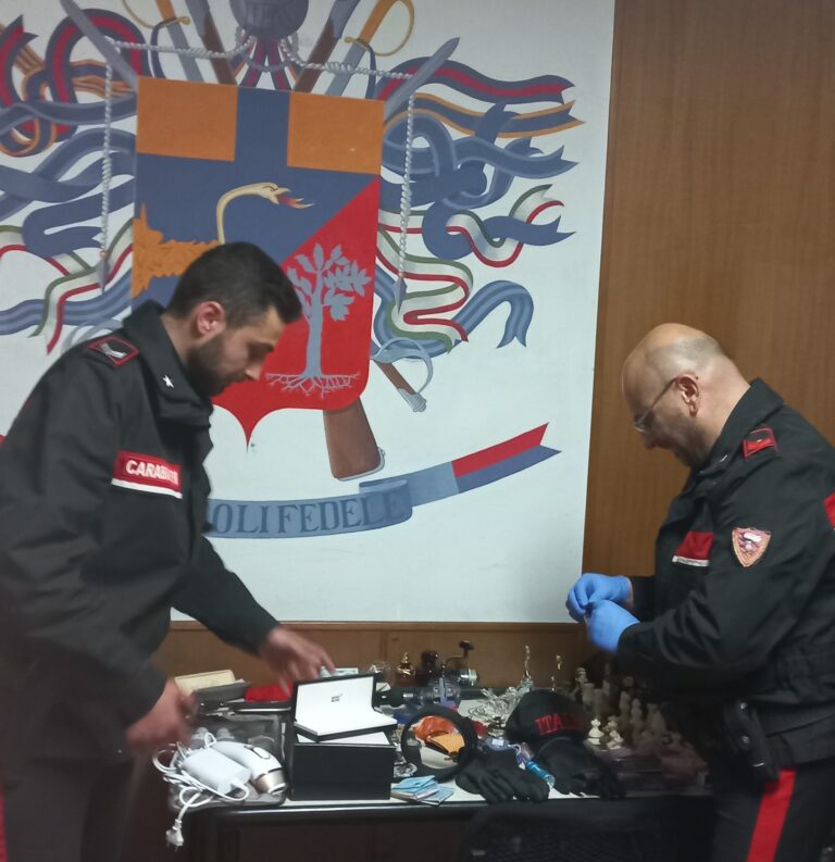 Sansepolcro: Furti in appartamento. Carabinieri arrestano 3 persone, di cui 1 percettore di reddito di cittadinanza. Recuperati trentamila euro di refurtiva