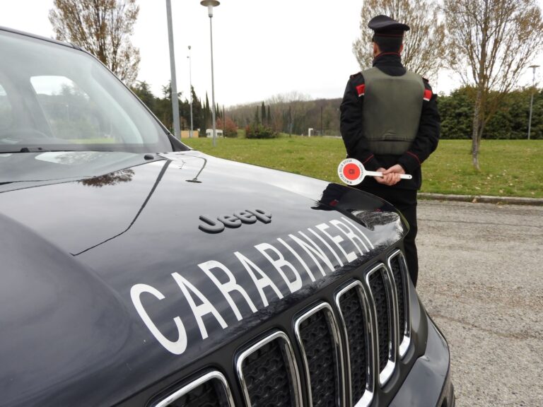 Maltrattamenti in famiglia: Carabinieri sequestrano arsenale a 35 tifernate
