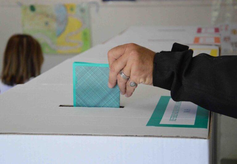 Referendum abrogativi 2022: affluenza alle ore 19 