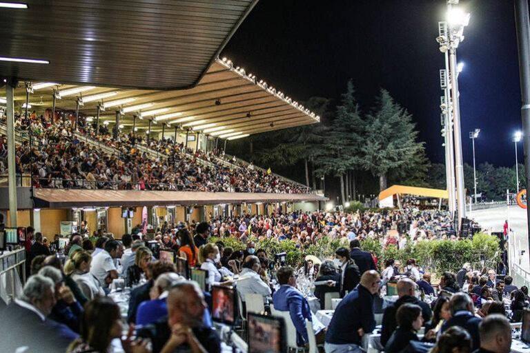 Città di Castello, sabato 20 agosto, celebra con una serata di premi dedicati all’altotevere umbro il secolo di vita dell’ippodromo “Savio” e amicizia pluridecennale con Cesena