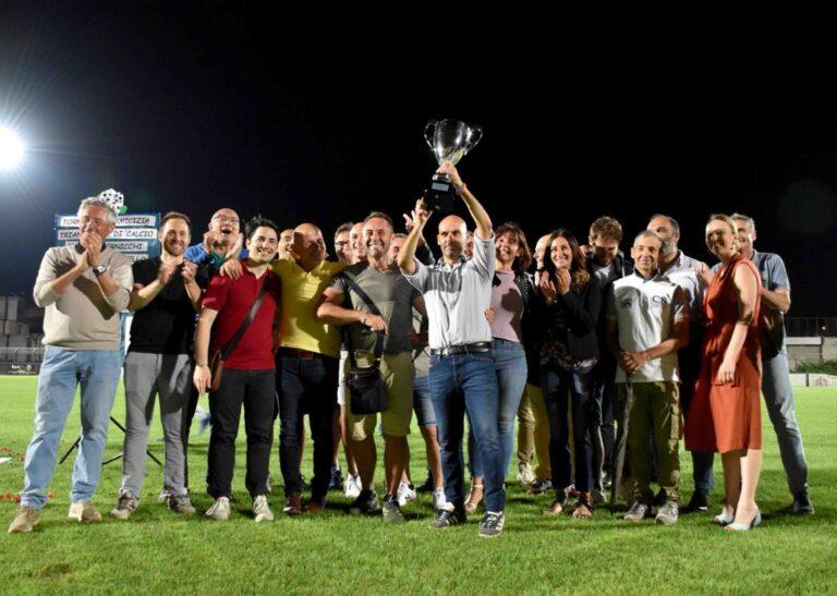 Torneo in amicizia: ieri sera sotto i riflettori dello stadio Corrado Bernicchi l’inedita sfida calcistica fra Polizia di Stato, Arma dei Carabinieri e Comune di Città di Castello – In campo anche il Questore di Perugia, Giuseppe Bellassai 