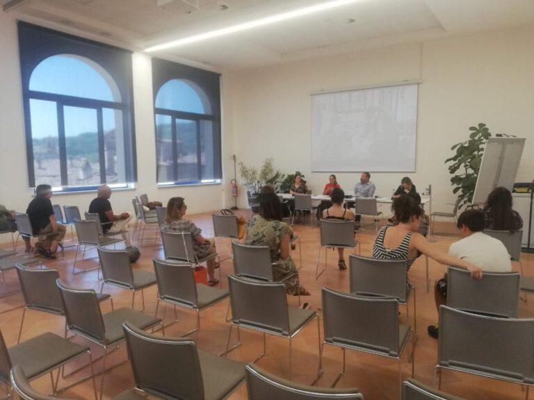 “Drawall-it”, progetto innovativo fra angoli e luoghi maggiormente frequentati dai giovani presentato in biblioteca – Lavoro in sinergia fra comune e Cooperativa “La Rondine” destinato a fare scuola. 