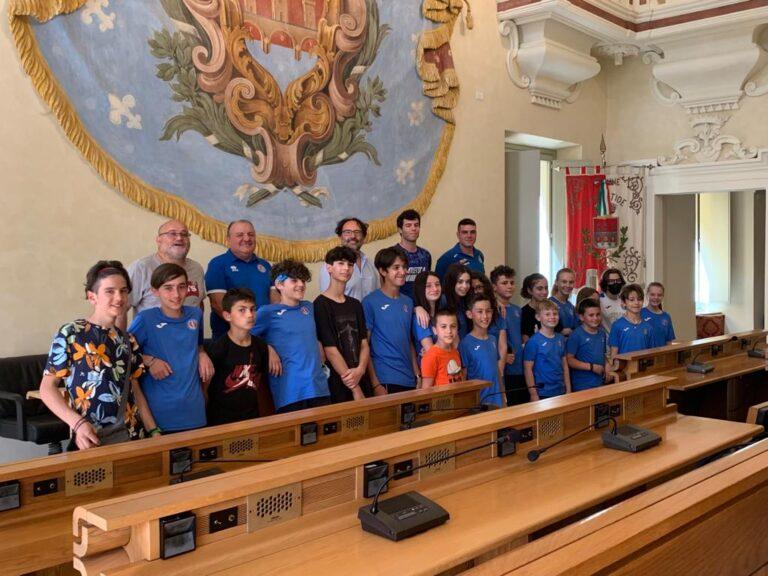 “Palio dei Comuni 2022”, 24 giovani atleti umbertidesi pronti a partecipare alla maxi staffetta che si svolgerà allo Stadio Olimpico di Roma il 9 giugno