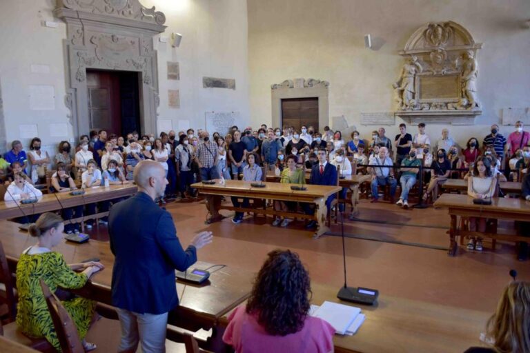 Premiati stamattina in Comune gli studenti diplomati con il massimo dei voti 