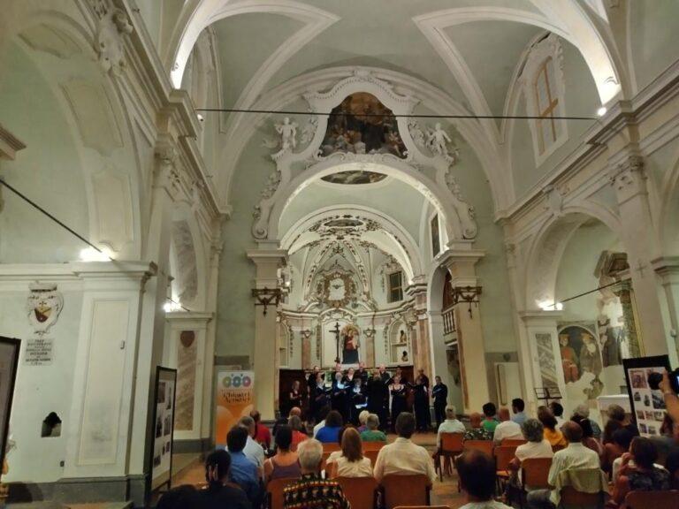 Tanta gente ad Anghiari per l’appuntamento Chiostri Acustici tra Umbria e Toscana