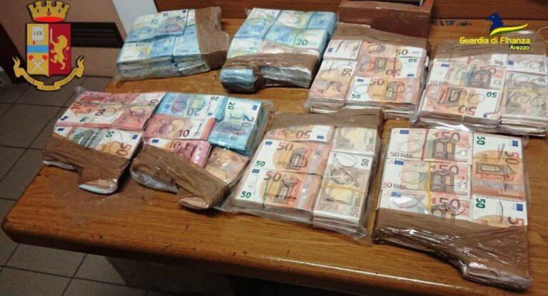 Viaggiava con denaro contante nascosto nell’autovettura. Sequestrati oltre 77.000 euro ad un imprenditore.