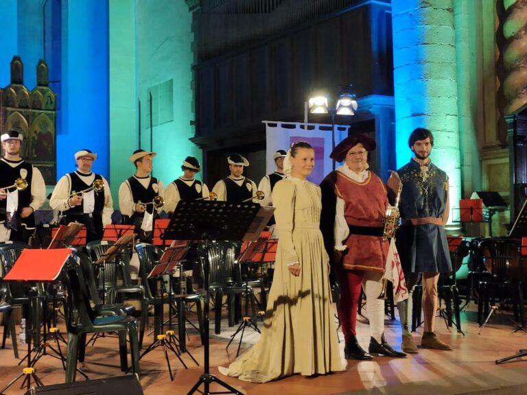 Tante le emozioni per il concerto propiziatorio al Palio, cuori aperti alla musica