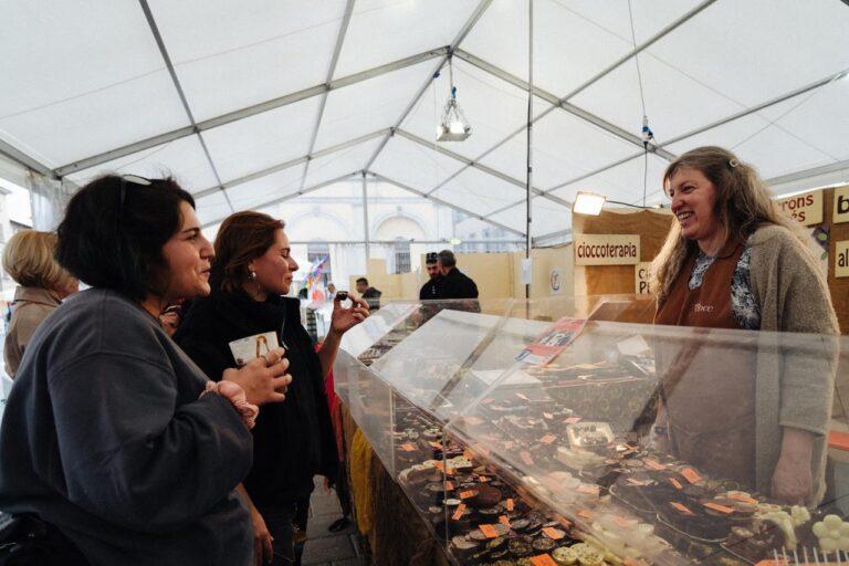 Altrocioccolato: 20.000 presenze e un patrimonio da non disperdere. Oltre la mostra-mercato, sempre più festival dell’economia solidale