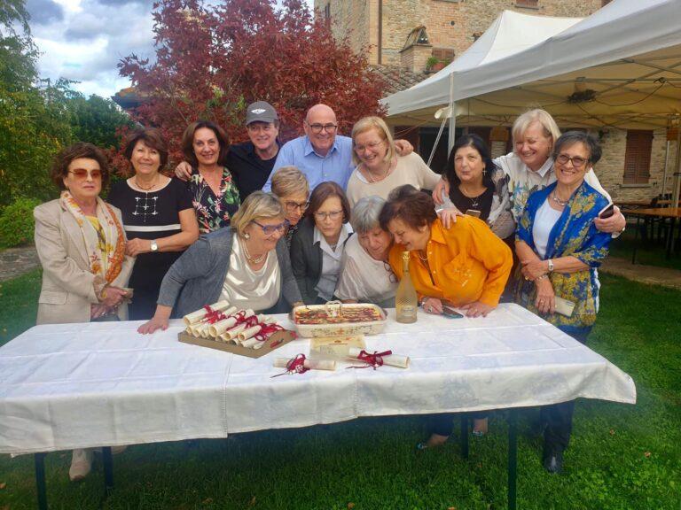 Dal banco alla tavola per festeggiare 50 anni dal diploma: 1972-2022 – Bella iniziativa dei compagni di classe della 5 C del corso di ragioneria dell’Istituto Tecnico “Ippolito Salviani”