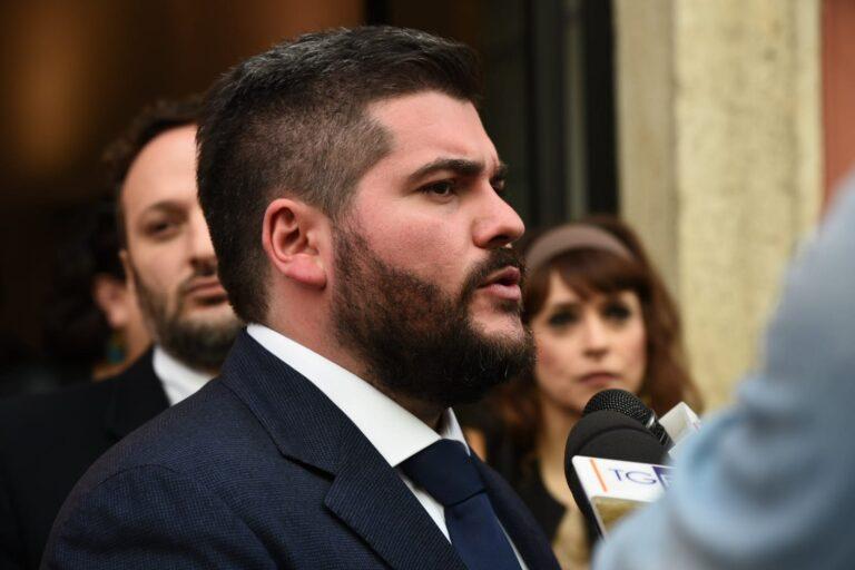 Thomas De Luca (Coordinatore regionale M5S) “Secondi pensi a governare e si esprima su questioni rilevanti, invece di trincerarsi dietro ad un’assordante silenzio”