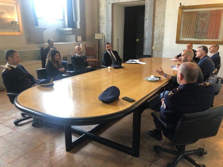 Sicurezza urbana: tavolo in comune con sindaco Luca Secondi, assessore alla Polizia Municipale, Rodolfo Braccalenti ed i rappresentanti delle forze dell’ordine, guardia di finanza e di polizia: “incontro e confronto costruttivo”