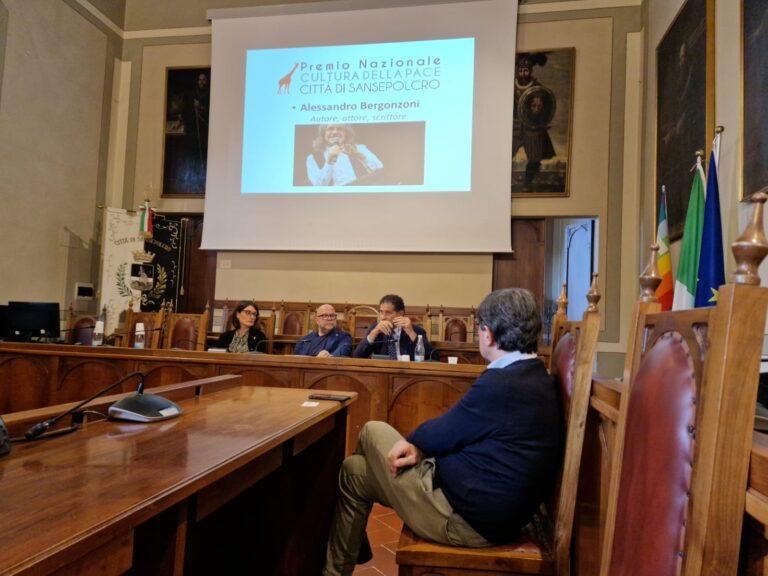 Alessandro Bergonzoni la XVI Edizione del Premio Nazionale “Cultura della Pace-Città di Sansepolcro” XVI Edizione