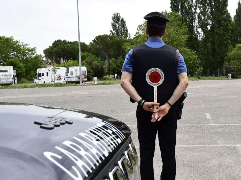 Ragazza di San Giustino ordina sul web smartphone iPhone 13 Pro Max, ma non riceve l’articolo, denunciato 60enne tarantino