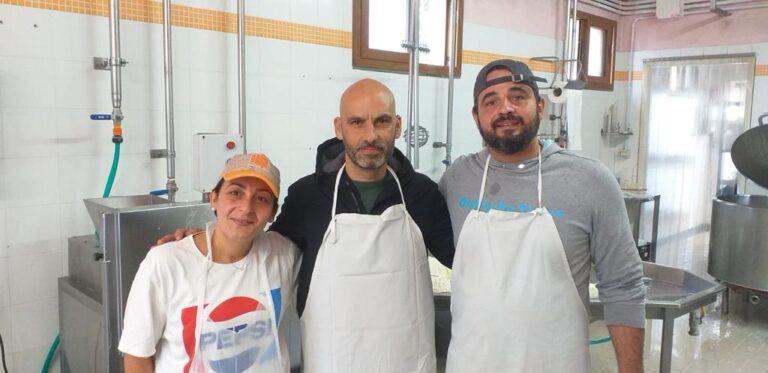 Il sindaco Luca Secondi in visita alla Fattoria Montelupo: “l’amministrazione comunale è vicina alle aziende del territorio nella condivisione dei comuni obiettivi di crescita e coesione della comunità di Città di Castello”