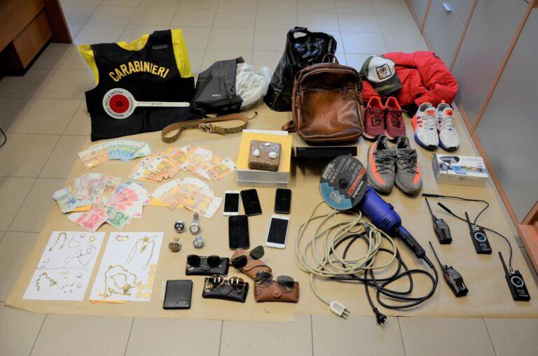 “Furti in abitazione e spaccio di cocaina: arrestati due albanesi”