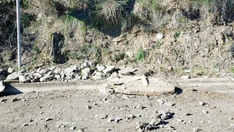 Viabilità – SP 106 Baucca, riaperta al transito. Era stata chiusa per caduta masso