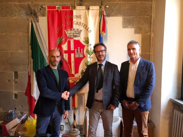 Emanuele Mattei è il nuovo comandante della Polizia Municipale. Primo incontro oggi in comune con il sindaco Luca Secondi e l’assessore, Rodolfo Braccalenti