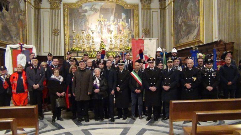 Virgo Fidelis – gonfalone del comune alle celebrazioni in città