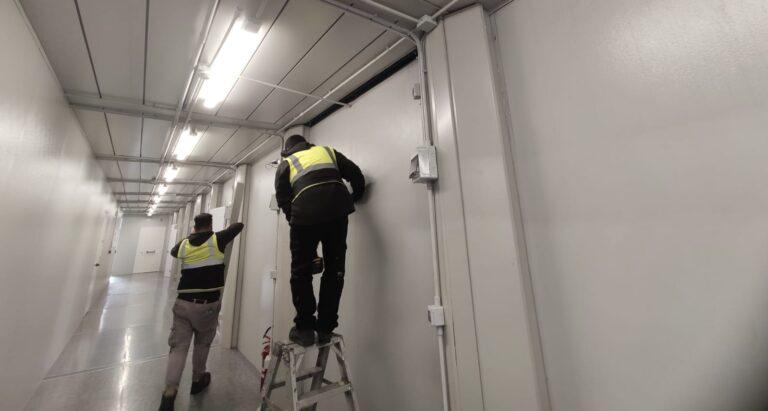 Algeco al lavoro per risolvere problematiche relative alle infiltrazioni d’acqua dei moduli della scuola Buonarroti
