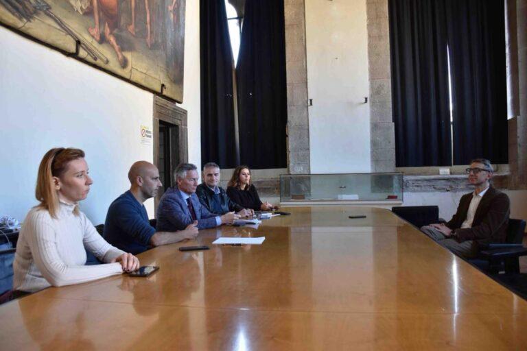 Contrattazione sociale, bilancio, caro energia, funzionamento servizi pubblici: confronti positivi in comune fra, il sindaco, Luca Secondi, la giunta e i sindacati, Cgil, Cisl e Uil territoriali e categorie dei pensionati e Confindustria