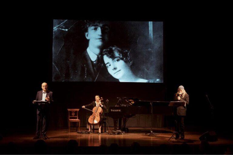 Tutto esaurito al teatro degli Illuminati per “Il duce delinquente” lo spettacolo con Aldo Cazzullo, Moni Ovadia e la musica di Giovanna Famulari unica tappa umbra del tour nazionale