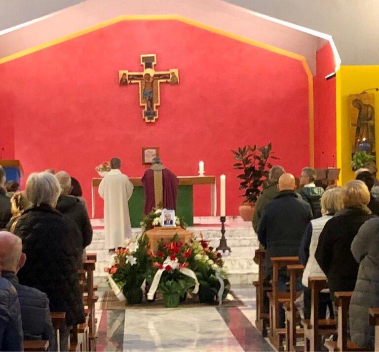 L’ultimo saluto questa mattina al “maestro” Pasquale “Italo” Baruffi scomparso giovedi scorso all’età di 79 anni. Tanta gente a Graticole nella chiesa San Giuseppe