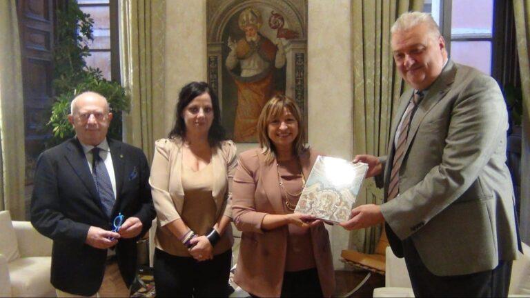 L’arbitro internazionale Simone Santi ricevuto dalla presidente Tesei