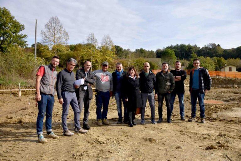 Partiti i lavori da 1 milione 575 mila euro per la nuova scuola primaria di Badia Petroia: sarà realizzata con le più moderne soluzioni dell’architettura sostenibile e bioclimatica per essere autonoma dal punto di vista energetico