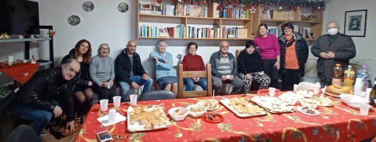 Secondi e Calagreti ieri alla Casa Albergo per il tradizionale incontro e scambio di auguri con gli ospiti della struttura