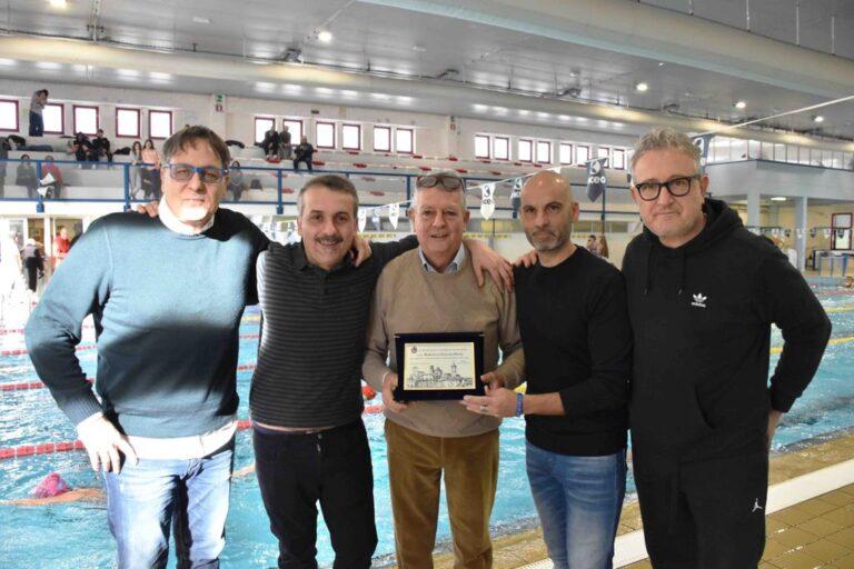 La generosità vince alla “24 ore” di nuoto di Città di Castello: donazione record alla Caritas da parte dei 448 partecipanti alla manifestazione