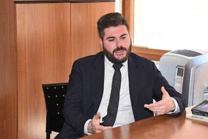 Thomas De Luca (M5S): “Il sindaco Bandecchi la centrale nucleare la faccia a Livorno, non in Umbria”
