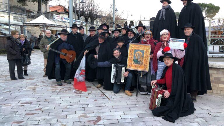 Gli stornellatori del rione Mattonata campioni di “pasquarelle”