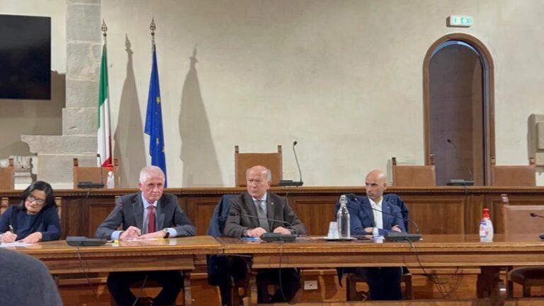 Il rilancio dell’aeroporto di Perugia, la riapertura e l’ammodernamento della FCU. Il palazzo comunale, sede di un incontro organizzato dall’Associazione Il Mosaico 2.0